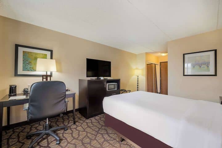 Room 42 of 82
