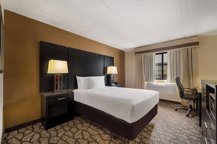 Room 40 of 82
